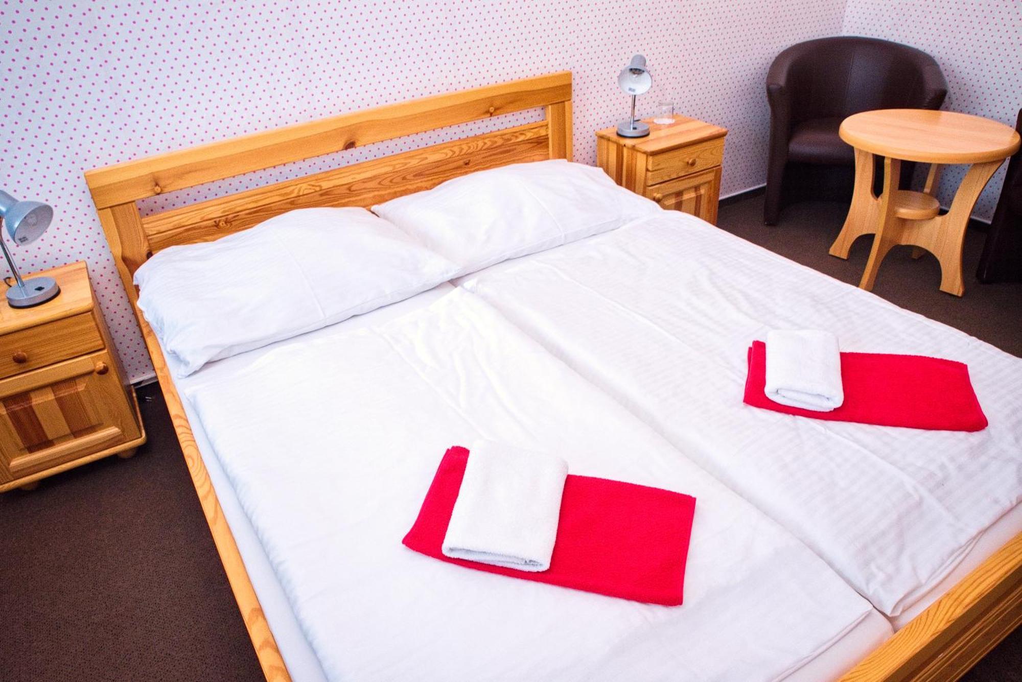 Hotel Zimní stadion Náchod Esterno foto