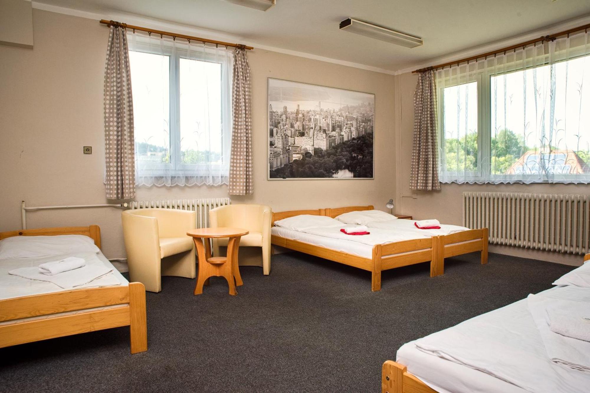 Hotel Zimní stadion Náchod Esterno foto